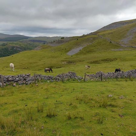 Отель Pentre Riding Stables Abercraf Экстерьер фото