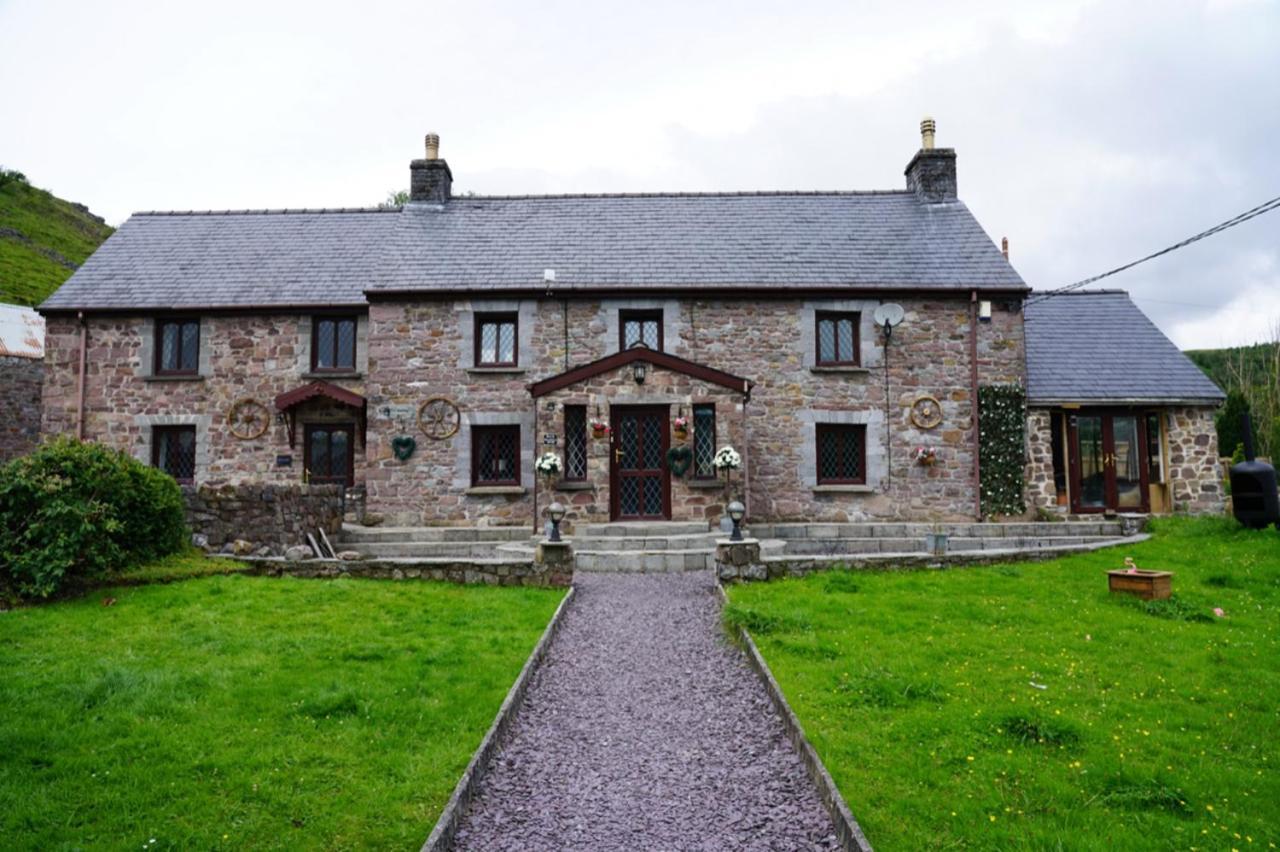 Отель Pentre Riding Stables Abercraf Экстерьер фото