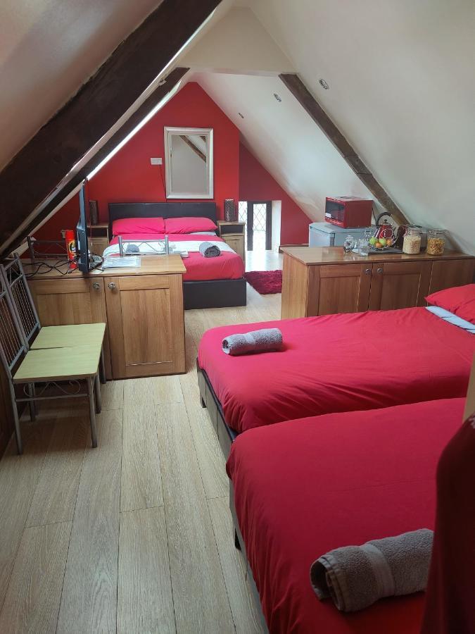 Отель Pentre Riding Stables Abercraf Экстерьер фото